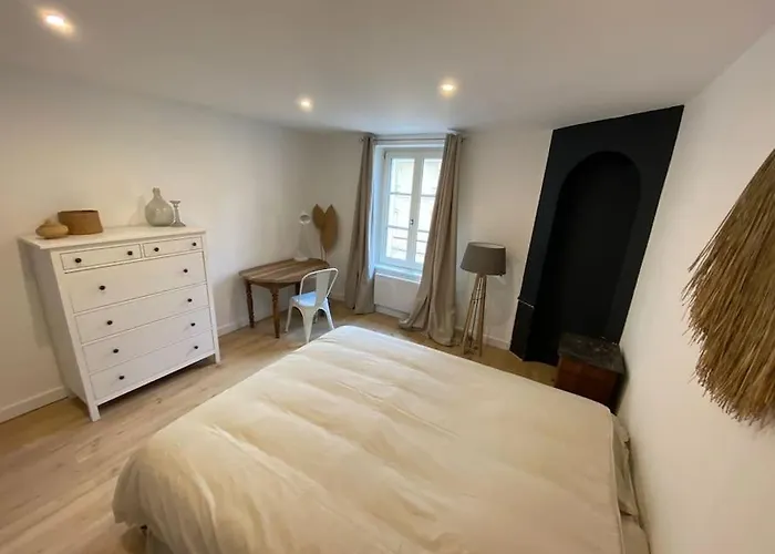 Apartament Le Charles Iii